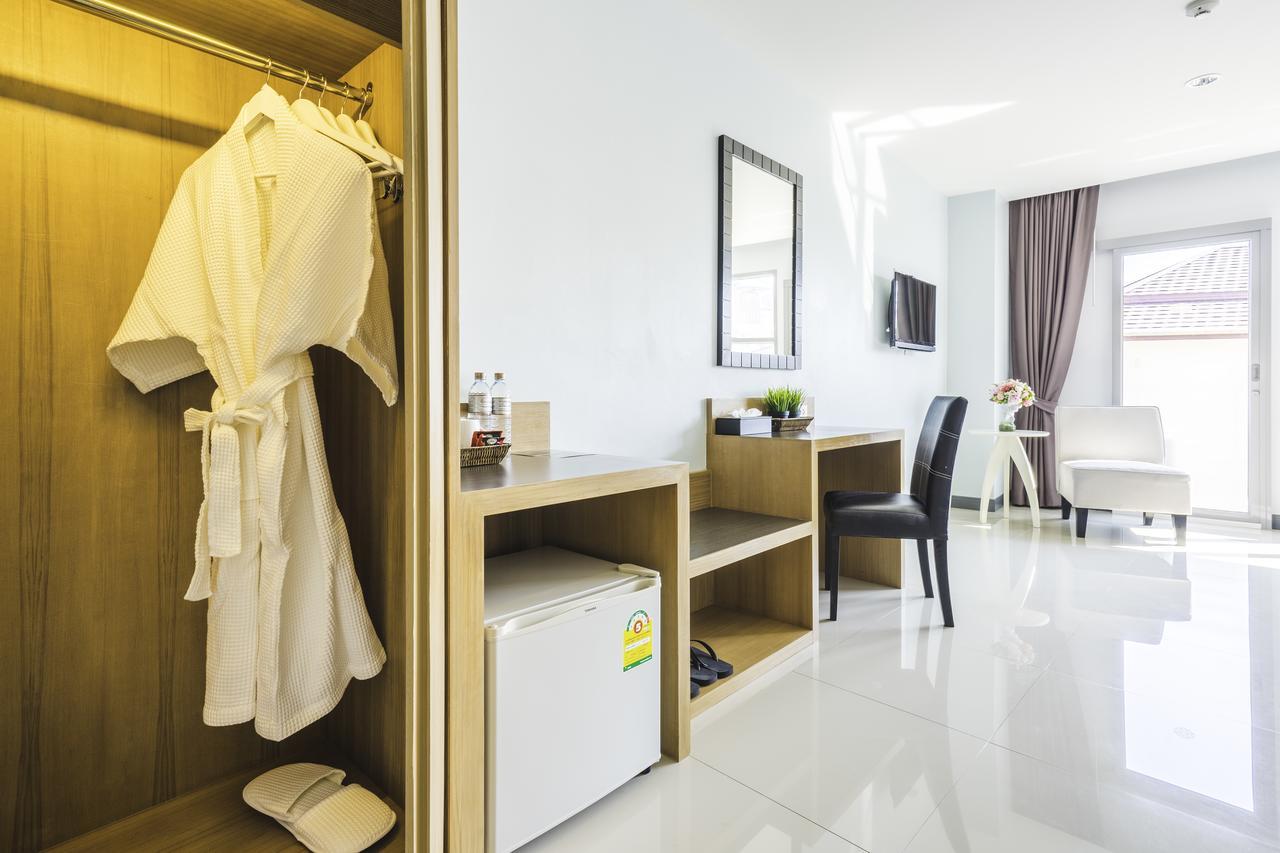 Vapa Hotel - Sha Extra Plus Phuket Bagian luar foto