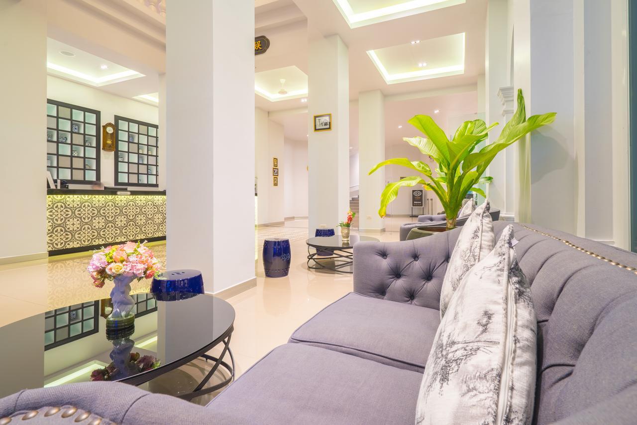 Vapa Hotel - Sha Extra Plus Phuket Bagian luar foto