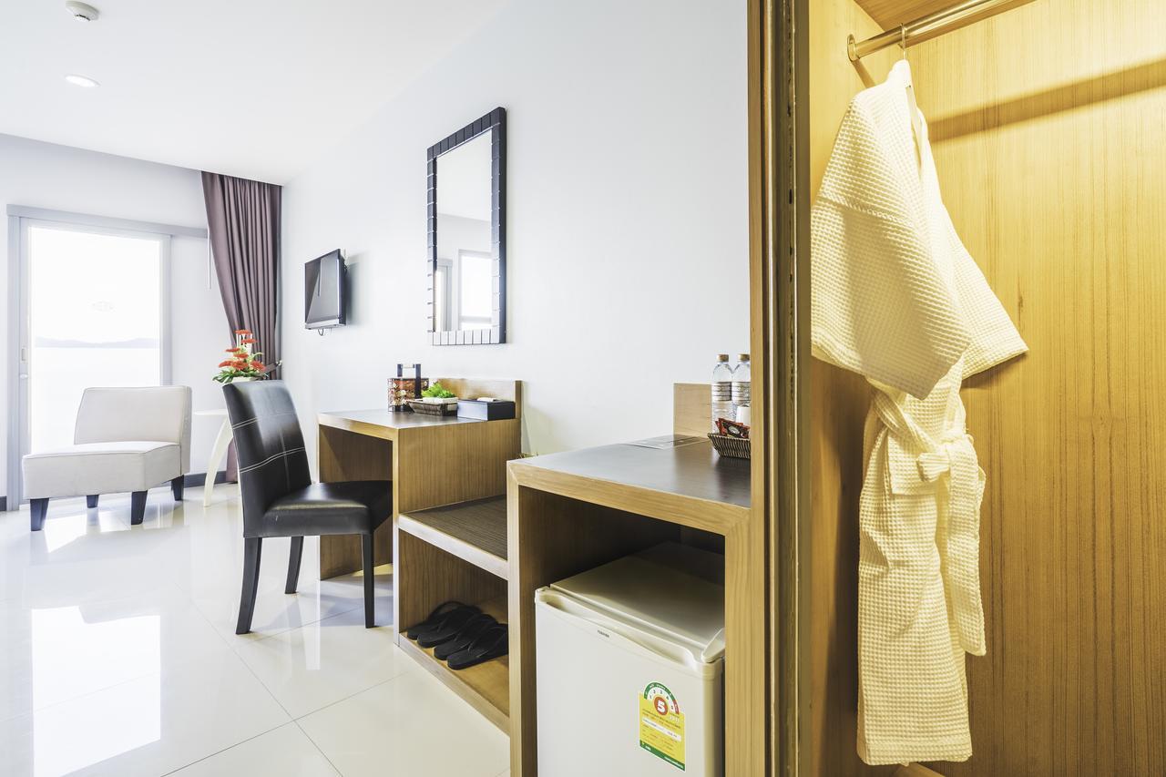 Vapa Hotel - Sha Extra Plus Phuket Bagian luar foto