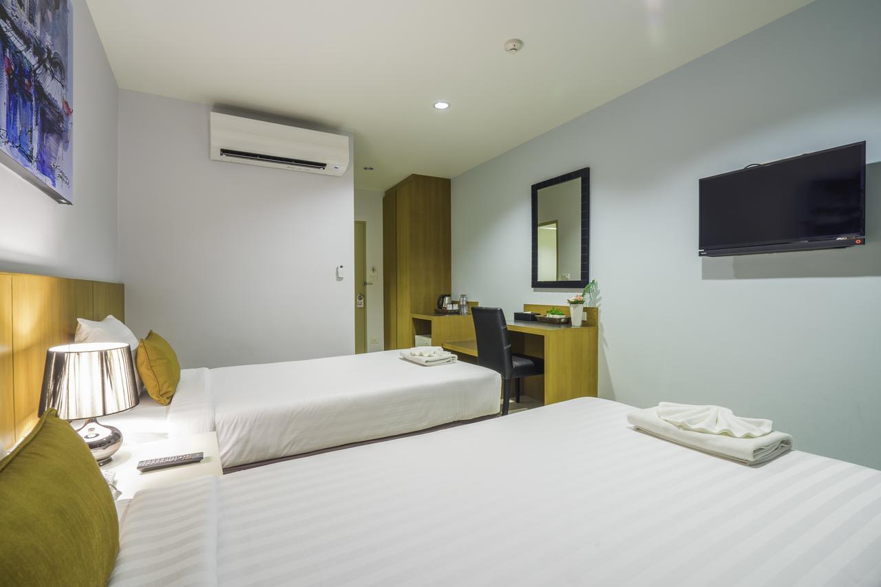 Vapa Hotel - Sha Extra Plus Phuket Bagian luar foto